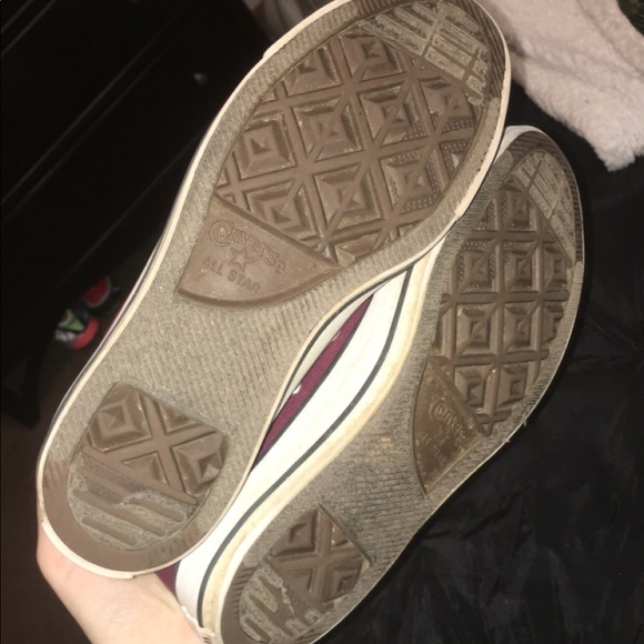 Maroon converse - Picture 4 of 4
